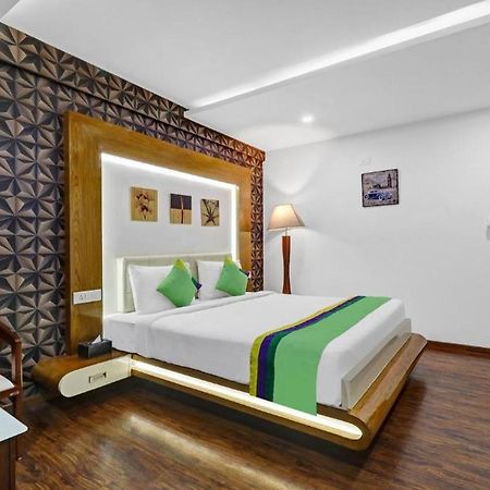 Treebo Trend The White Tree Hope Farm Junction Hotel Bangalore Bagian luar foto